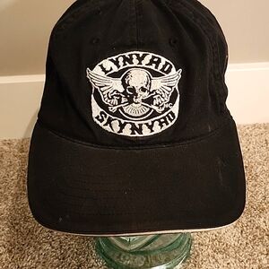 Vintage vinyl LYNARD SKYNYARD BLACK HAT!